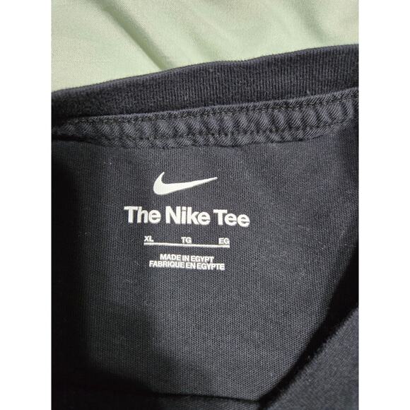 The Nike tee xl kids black graphic tee - Picture 4 of 5